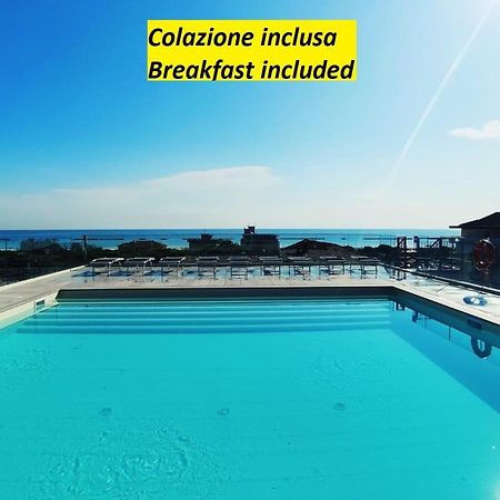 Residence Aries Cesenatico Eksteriør billede