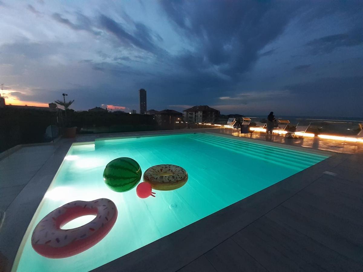 Residence Aries Cesenatico Eksteriør billede